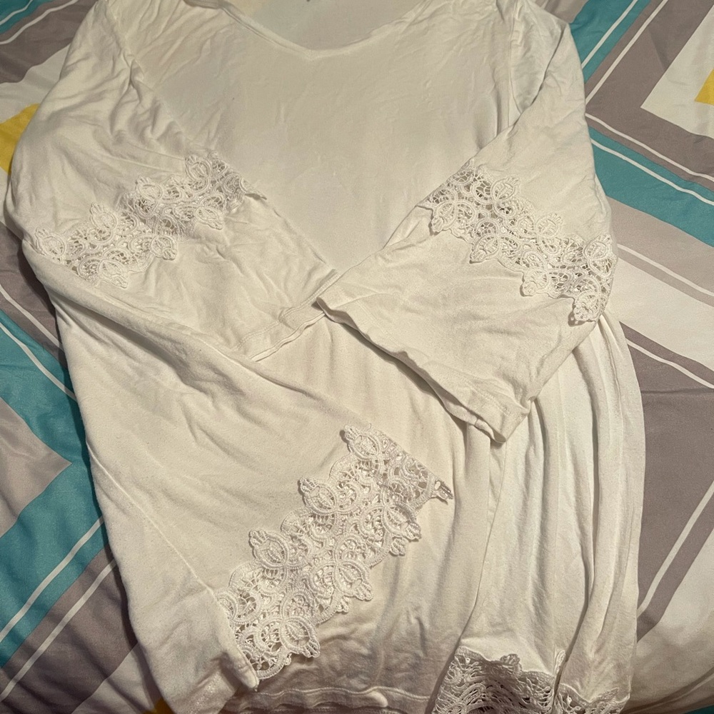 😍Lace trim top